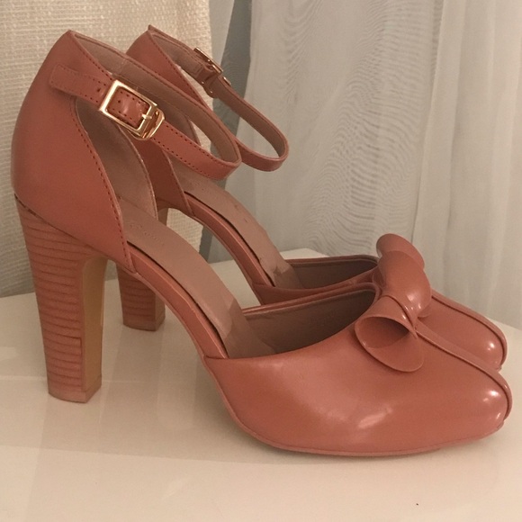 Rose pink heels pumps with bow detail - Picture 2 of 6